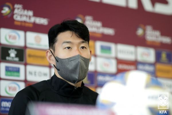 本片不仅集结了去年国庆档热映的电影《羞羞的铁拳》中的两位男主角艾伦和沈腾，还有同样在去年国庆档上映的电影《追龙》中的女主演徐冬冬惊喜出演，这两部电影堪称去年国庆档最让人惊喜的电影，艾伦在《羞羞的铁拳》中将角色的每一个阶段都展现的真实而干脆，相信这部电影让大家记住了那个天天挨揍混日子的艾迪生，也让大家记住了变身后跑步羞答答经常大发脾气的马小，更会让大家记住这个一直在成长的演员艾伦